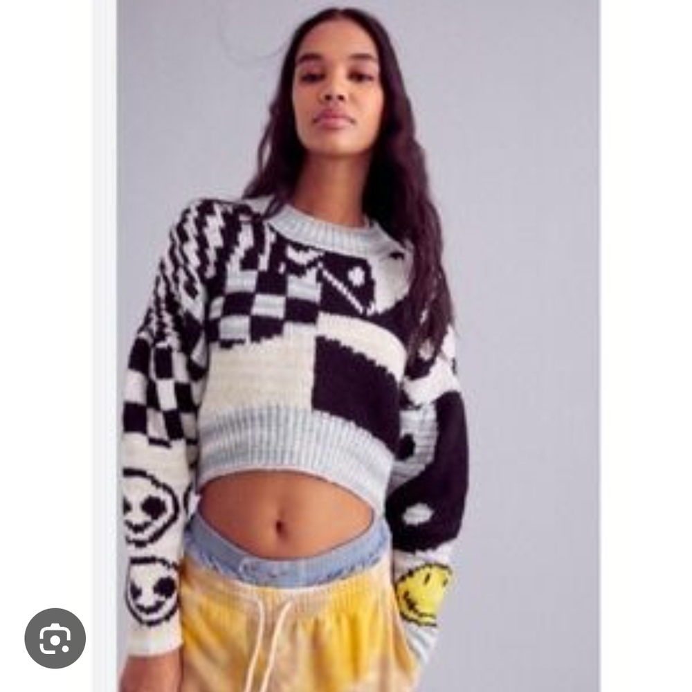 UO Urban Outfitters Lennon Jacquard Cropped Black and White Patterned Sweater L - Picture 4 of 11